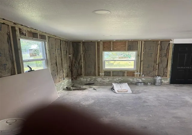 Photo 3 of Single family home for sale at 205 Emerald Ln, Largo, FL 33771 | MLS# TB8553224 | Listing updated on 2026-10-06