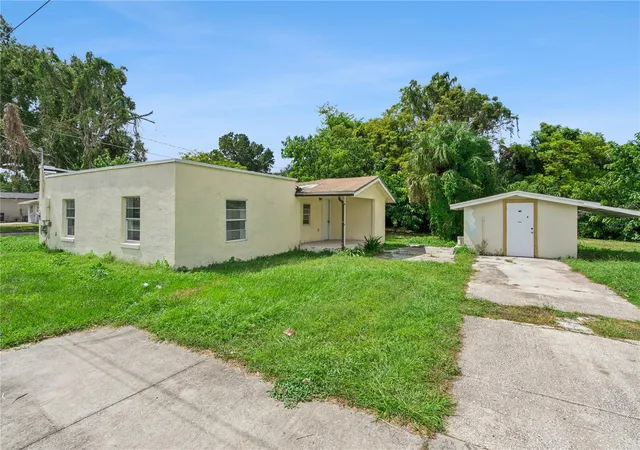 Photo 2 of House for sale at 2112 Lee St, Orlando, FL 32805 | MLS# O6445884 | Listing updated on 2026-10-03