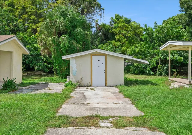 Photo 3 of House for sale at 2112 Lee St, Orlando, FL 32805 | MLS# O6445884 | Listing updated on 2026-10-03