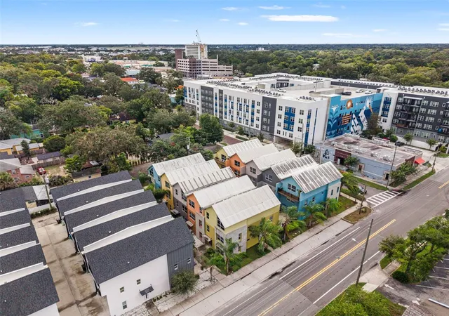 Photo 2 of Townhouse for sale at 1603 Woodward St #17, Orlando, FL 32803 | MLS# O6445888 | Listing updated on 2026-10-07