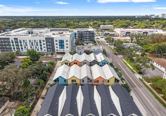 Photo 3 of Townhouse for sale at 1603 Woodward St #17, Orlando, FL 32803 | MLS# O6445888 | Listing updated on 2026-10-07
