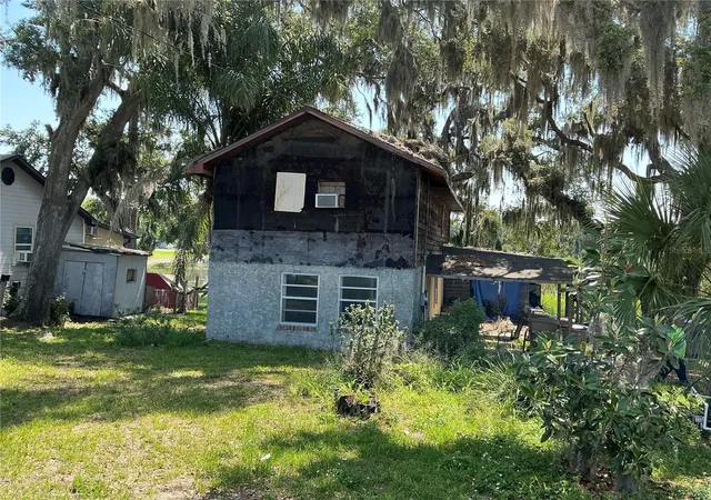 Photo 1 of Single family home for sale at 15100 Timber Village Rd, Groveland, FL 34736 | MLS# S5158504 | Listing updated on 2026-10-08