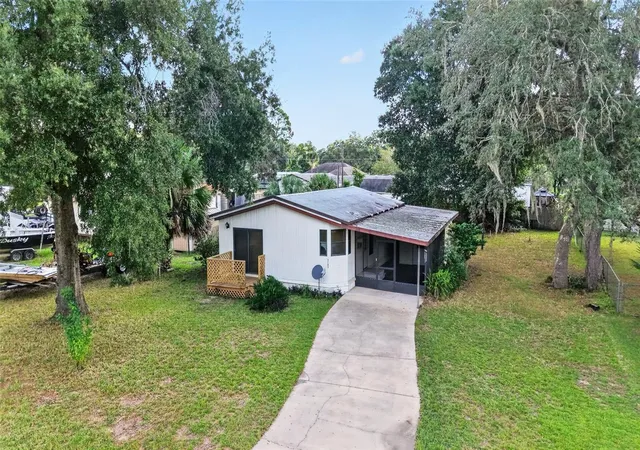 Photo 1 of Manufactured home for sale at 2185 SE 173rd Avenue, Silver Springs, FL 34488 | MLS# OM733096 | Listing updated on 2026-10-01