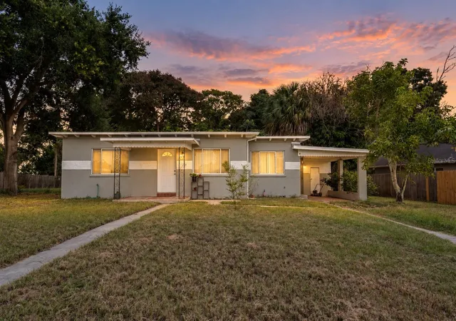 Photo 1 of Single family home for sale at 144 Oak St, Clermont, FL 34711 | MLS# G5118411 | Listing updated on 2026-10-03