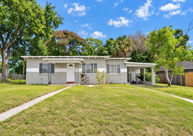 Photo 2 of Single family home for sale at 144 Oak St, Clermont, FL 34711 | MLS# G5118411 | Listing updated on 2026-10-03