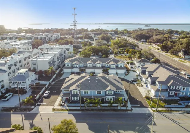 Townhouse for sale at 404 Finn Way, DUNEDIN, FL 34698 | MLS# TB8553242