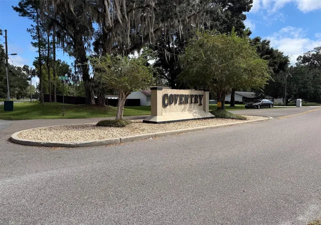 Photo 4 of Single family home for sale at 5765 NE 5th Terrace, Ocala, FL 34479 | MLS# OM733098 | Listing updated on 2026-10-01