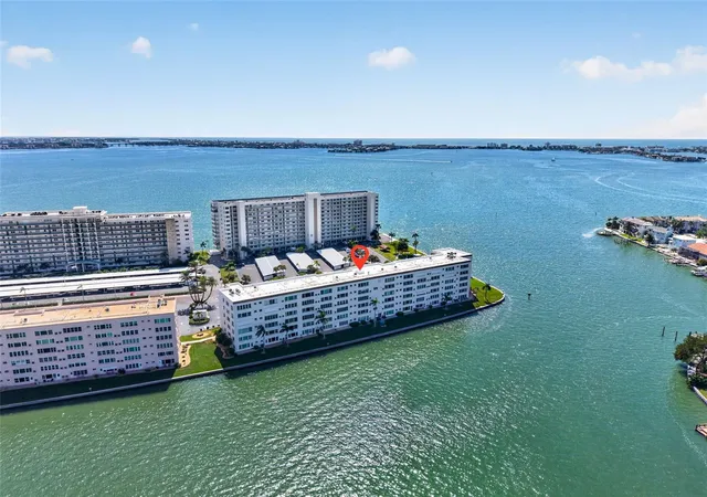 Photo 2 of Condo for sale at 6075 Shore Blvd S #512, Gulfport, FL 33707 | MLS# TB8553246 | Listing updated on 2026-10-07