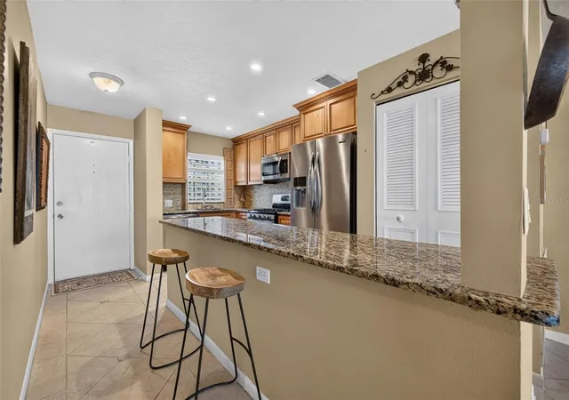 Listing Photo 5 - Condo for sale in building located at 6075 Shore Blvd S, Gulfport, FL 33707 - Unit #512