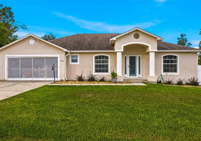 Single family home for sale at 4918 SW 107th Loop, OCALA, FL 34476 | MLS# OM733099