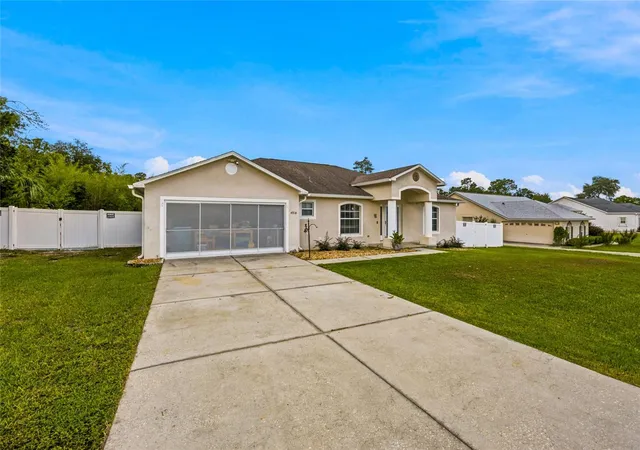 Photo 3 of Single family home for sale at 4918 SW 107th Loop, Ocala, FL 34476 | MLS# OM733099 | Listing updated on 2026-10-20