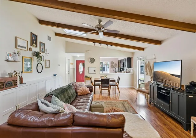 Photo 4 of Single family home for sale at 725 Adidas Rd, Winter Springs, FL 32708 | MLS# O6445911 | Listing updated on 2026-10-03