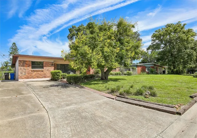 Photo 2 of Single family home for sale at 512 White Oak Ave, Brandon, FL 33510 | MLS# TB8553266 | Listing updated on 2026-09-30