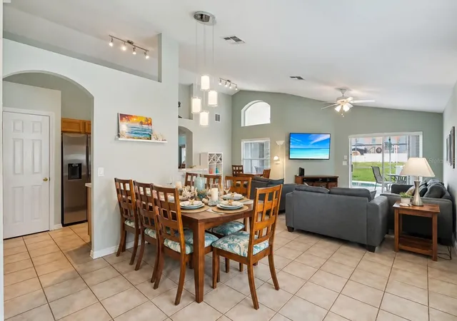 Photo 3 of Single family home for sale at 647 Paloma Dr, Davenport, FL 33837 | MLS# O6445917 | Listing updated on 2026-10-02