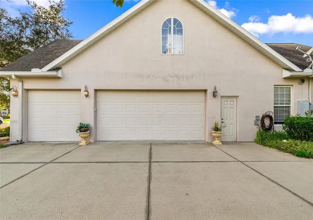 Photo 4 of Single family home for sale at 4805 SE 34th Street, Ocala, FL 34480 | MLS# NS1089386 | Listing updated on 2026-10-04