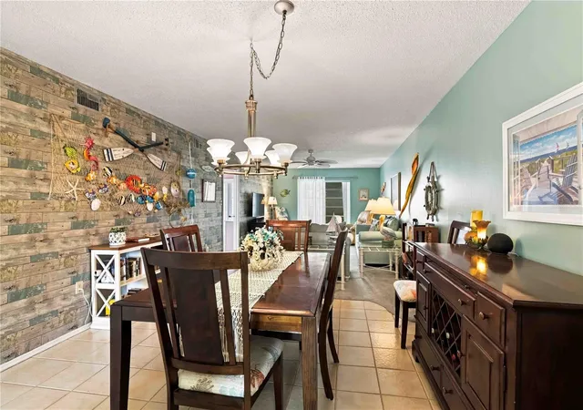 Listing Photo 4 - Condo for sale in building located at 3617 Lake Bayshore Dr, BRADENTON, FL 34205 - Unit #401
