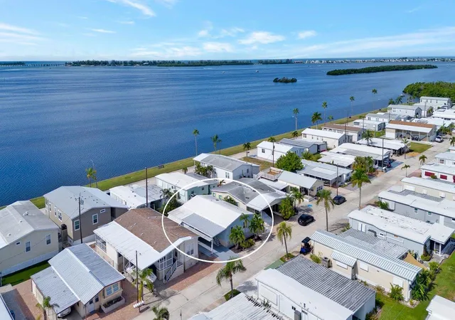 Photo 2 of Manufactured home for sale at 10315 Cortez Rd W #7F, Bradenton, FL 34210 | MLS# A4707847 | Listing updated on 2026-10-05