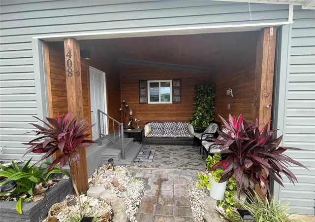 Photo 3 of Manufactured home for sale at 408 Cervina Dr N, Venice, FL 34285 | MLS# N6145989 | Listing updated on 2026-09-29