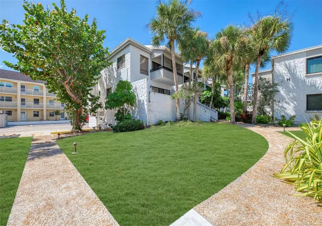 Photo 3 of Condo for sale at 1555 Tarpon Ctr Dr #I-161, Venice, FL 34285 | MLS# N6145990 | Listing updated on 2026-10-16