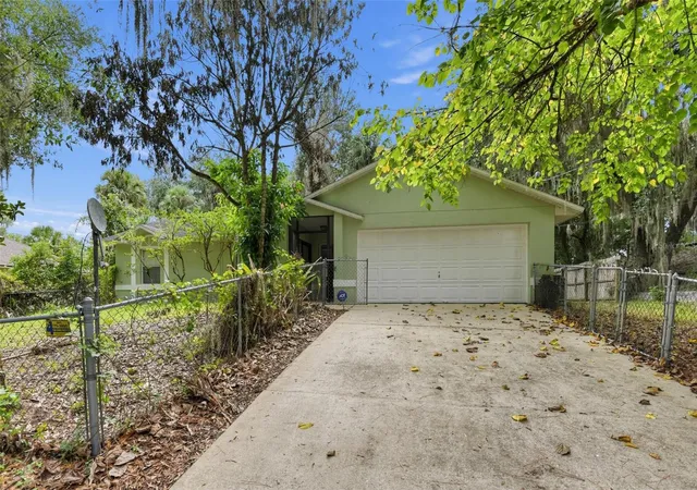 Photo 2 of Single family home for sale at 235 Toms Rd, Debary, FL 32713 | MLS# O6445931 | Listing updated on 2026-10-03