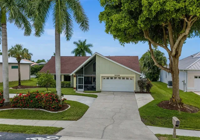 Photo 2 of Single family home for sale at 5028 Pelican Blvd, CAPE CORAL, FL 33914 | MLS# C7531373 | Listing updated on 2026-10-09