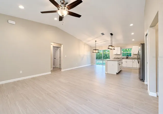 Photo 3 of Single family home for sale at 75 Locust Dr, Ocala, FL 34472 | MLS# OM733104 | Listing updated on 2026-10-21