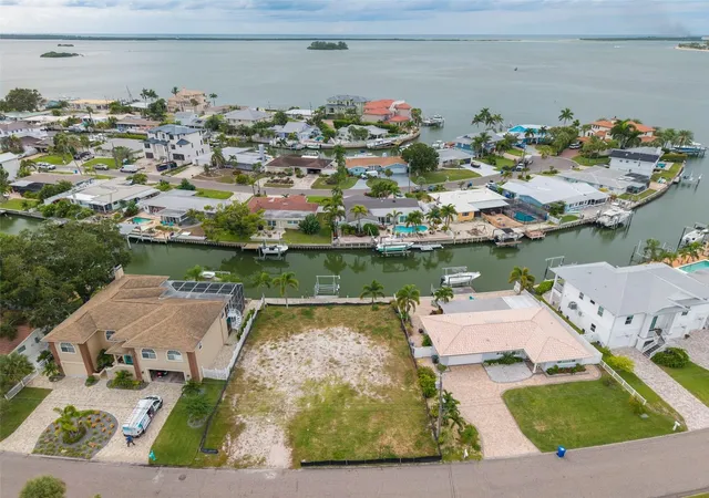 Photo 3 of Land for sale at 2270 Edythe Dr, Dunedin, FL 34698 | MLS# TB8553300 | Listing updated on 2026-10-13