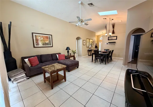 Photo 3 of Single family home for sale at 2564 Bear Crk Ct, Kissimmee, FL 34747 | MLS# O6445937 | Listing updated on 2026-10-07