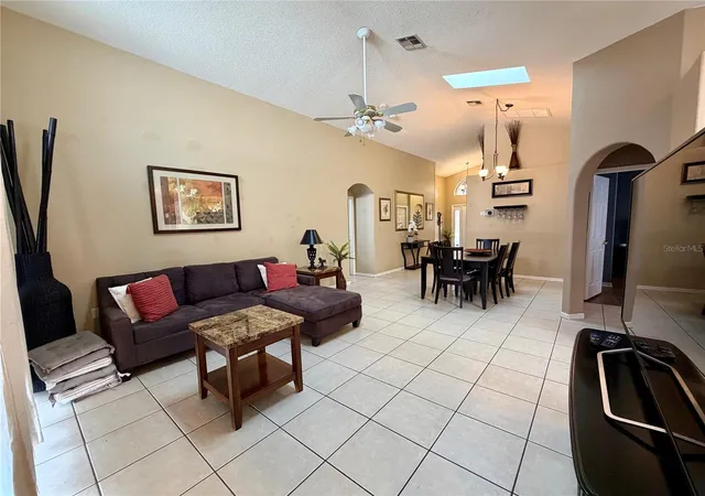 Photo 4 of Single family home for sale at 2564 Bear Crk Ct, Kissimmee, FL 34747 | MLS# O6445937 | Listing updated on 2026-10-07
