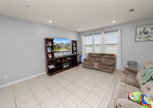 Photo 4 of Single family home for sale at 1852 Summer Serenity Dr, Kissimmee, FL 34744 | MLS# L4965439 | Listing updated on 2026-10-02