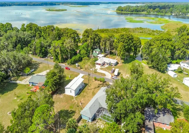 Photo 2 of Manufactured home for sale at 7962 W Riverbend Rd, Crystal River, FL 34428 | MLS# OM733106 | Listing updated on 2026-10-03