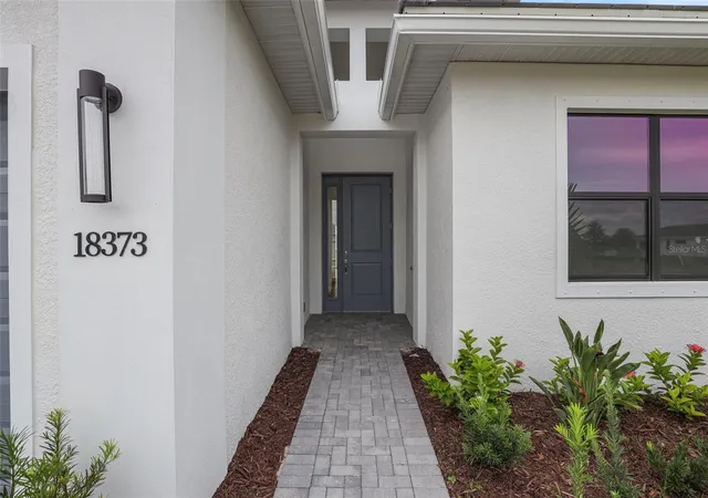 Photo 3 of Single family home for sale at 18373 Rockport Pl, Bradenton, FL 34211 | MLS# W7889924 | Listing updated on 2026-09-30