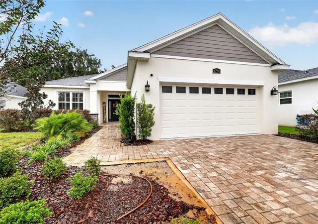 Photo 2 of Single family home for sale at 4783 Ne 125th Loop, Oxford, FL 34484 | MLS# OM733108 | Listing updated on 2026-10-09