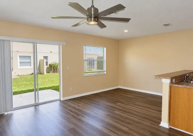 Photo 3 of Townhouse for sale at 529 Cresting Oak Cir #78, Orlando, FL 32824 | MLS# S5158513 | Listing updated on 2026-10-05