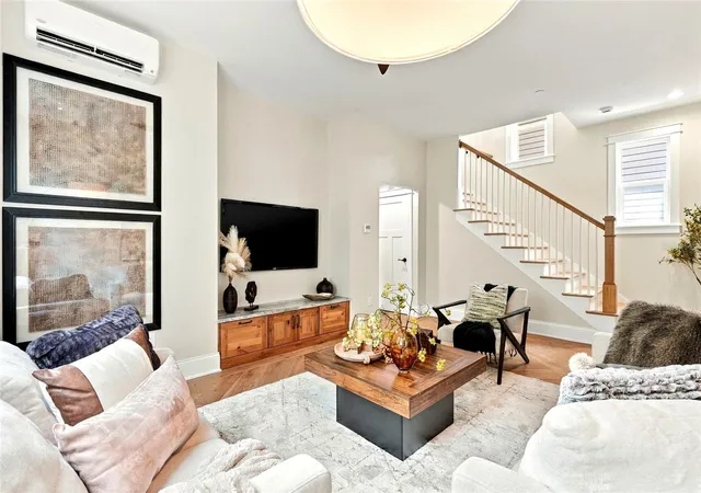 Photo 4 of Single family home for sale at 2534 1st Avenue N, Saint Petersburg, FL 33713 | MLS# TB8553311 | Listing updated on 2026-10-07