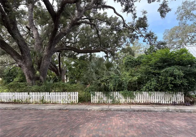 Photo 1 of Land for sale at 225 2nd Avenue N, Safety Harbor, FL 34695 | MLS# TB8553319 | Listing updated on 2026-09-30