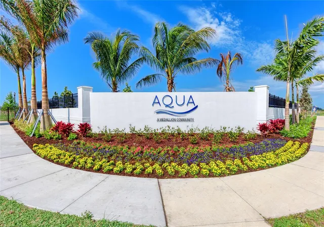 Photo 2 of Single family home for sale at 5834 Shorebay St, Bradenton, FL 34210 | MLS# A4707861 | Listing updated on 2026-10-14