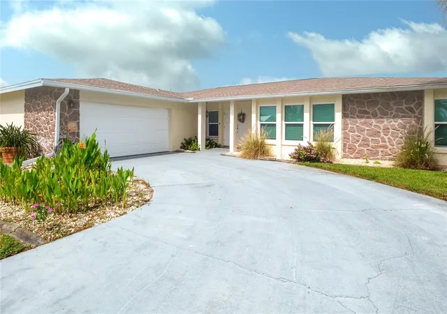 Photo 3 of Single family home for sale at 114 Caddy Rd, Rotonda West, FL 33947 | MLS# N6145994 | Listing updated on 2026-10-09