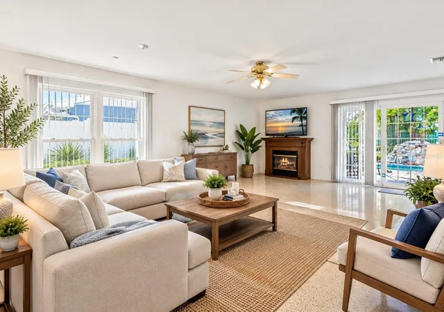 Photo 3 of Single family home for sale at 824 Marlowe Ave, Orlando, FL 32809 | MLS# O6445954 | Listing updated on 2026-10-03