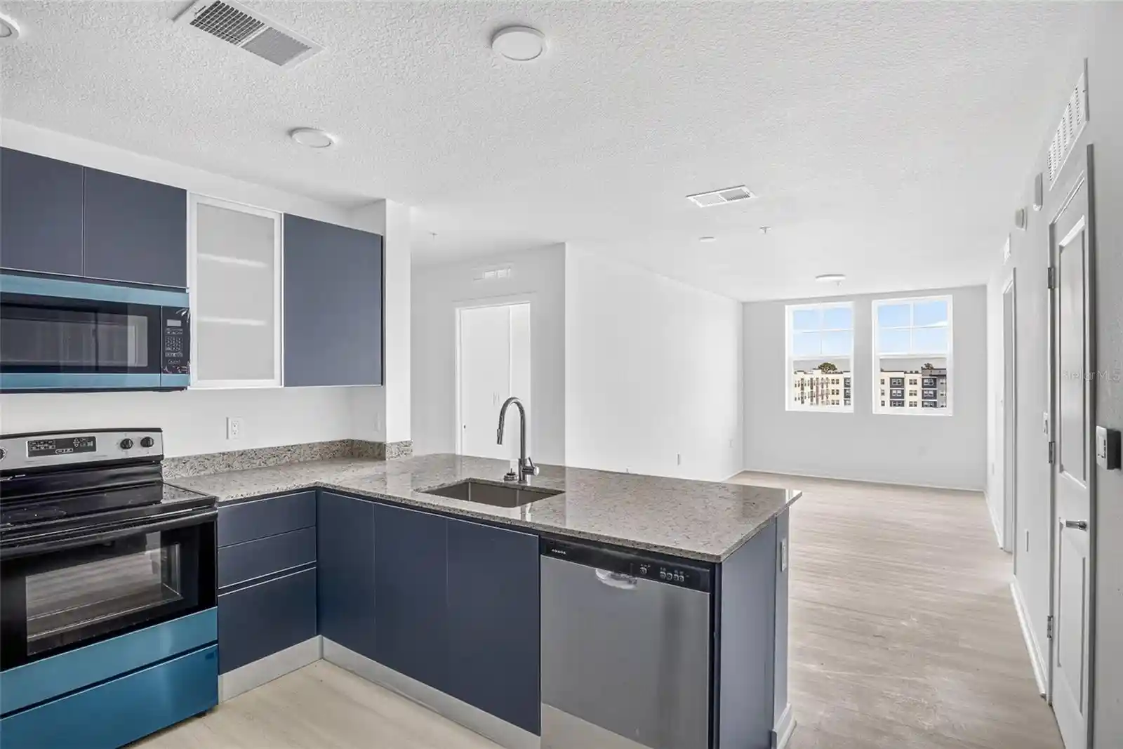 Listing Photo 2 - Condo for sale in 5563 Millenia Park Blvd located at 5563 Millenia Park Blvd, Orlando, FL 32839 - Unit #517