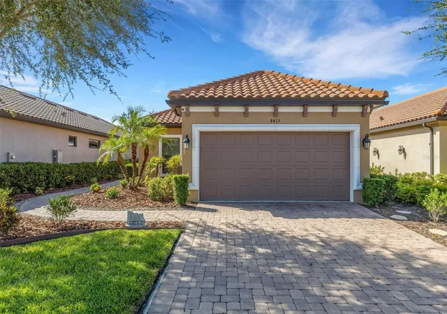 Photo 1 of Single family home for sale at 8413 Alberata Vista Dr, Tampa, FL 33647 | MLS# O6445958 | Listing updated on 2026-10-01