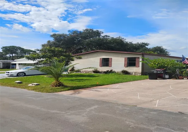 Photo 1 of Manufactured home for sale at 122 Pine Tree Dr, Debary, FL 32713 | MLS# A4707865 | Listing updated on 2026-10-07