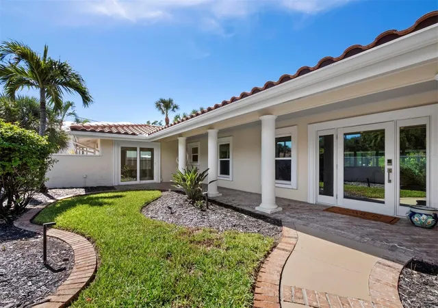 Photo 4 of Single family home for sale at 5012 Higel Ave, Sarasota, FL 34242 | MLS# A4707867 | Listing updated on 2026-10-22