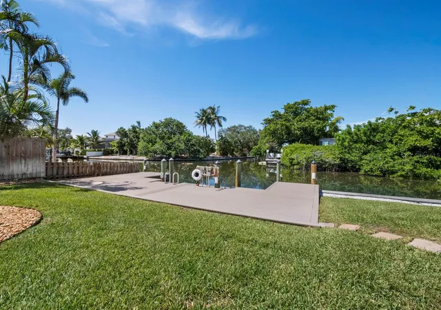 Photo 2 of Single family home for sale at 5012 Higel Ave, Sarasota, FL 34242 | MLS# A4707867 | Listing updated on 2026-10-22