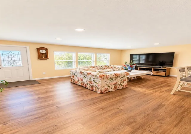 Photo 2 of Manufactured home for sale at 921 Faith Cir E #35, Bradenton, FL 34212 | MLS# A4707869 | Listing updated on 2026-10-03