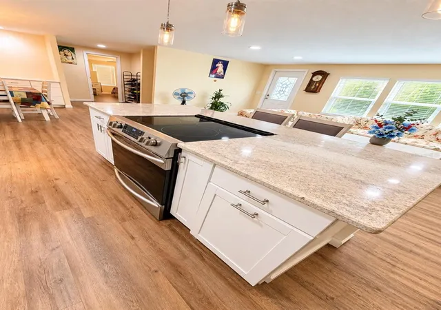Photo 4 of Manufactured home for sale at 921 Faith Cir E #35, Bradenton, FL 34212 | MLS# A4707869 | Listing updated on 2026-10-03