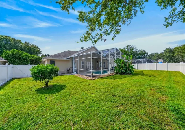 Photo 3 of Single family home for sale at 5206 Hawford Cir, Belle Isle, FL 32812 | MLS# O6445969 | Listing updated on 2026-10-21
