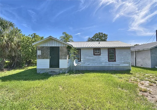 Photo 4 of Single family home for sale at 908 S Delaney Ave, Avon Park, FL 33825 | MLS# L4965441 | Listing updated on 2026-10-03