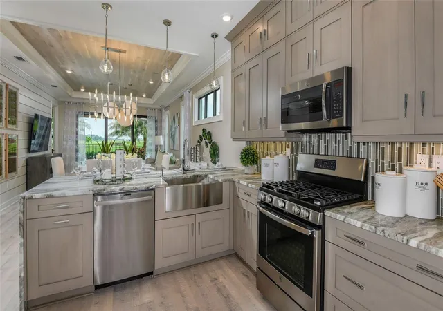Photo 4 of Single family home for sale at 18352 Rockport Pl, Bradenton, FL 34211 | MLS# W7889926 | Listing updated on 2026-09-30