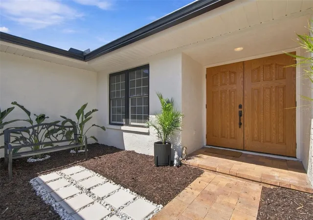 Photo 4 of Single family home for sale at 2654 Augusta Dr N, Clearwater, FL 33761 | MLS# TB8553340 | Listing updated on 2026-10-04